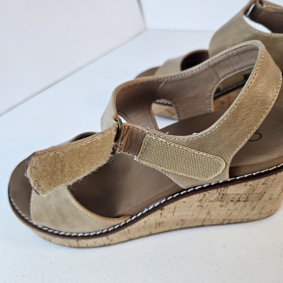 Corkys Footwear Five O'clock Somewhere 2.5 Inch Wedge Sandals Taupe Smooth 7 - Picture 6 of 10